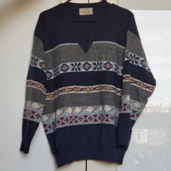 Beautiful long-sleeve sweater size: M - Picture 1 of 1